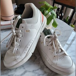 On Running The Roger Centre Court Shoes Women’s 8 us  39 euro White Coral colour